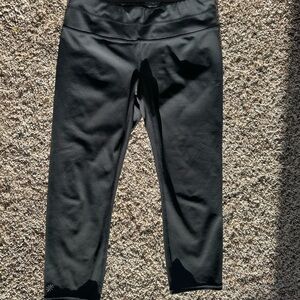 Athletes Women’s Leggings Black Zipper Back Pocket‎ Size Medium Cropped